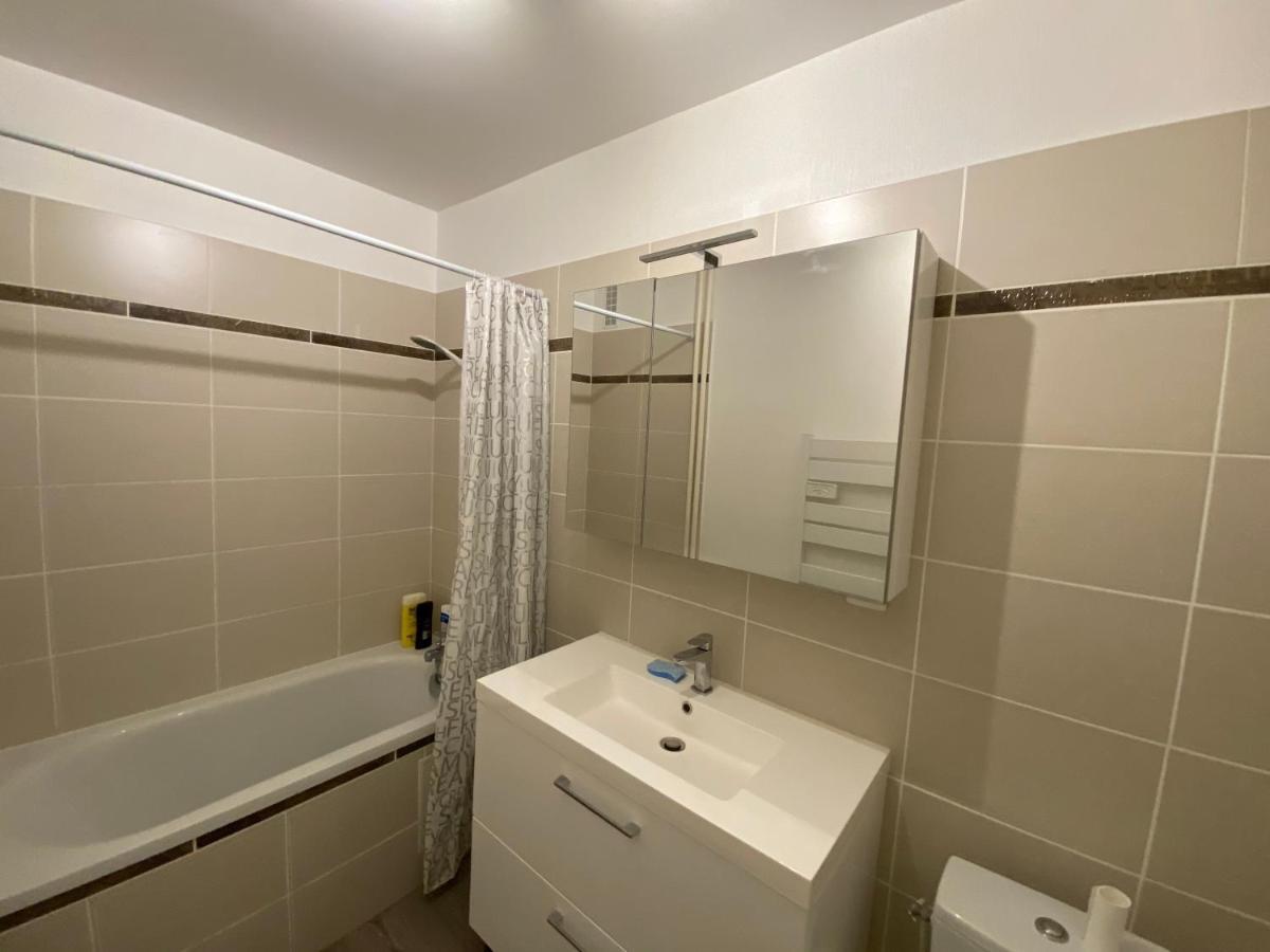 רואה Appartement Parc De Fresnoy מראה חיצוני תמונה